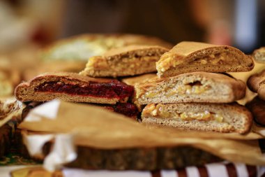 pasta vegan tatlı meyve pasta çilek ve bramble yakın poto kadar yelken için kesmek