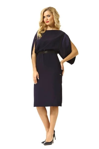 Blonde Geschäftsfrau posiert in formalem ärmellosen blauen Kleid — Stockfoto