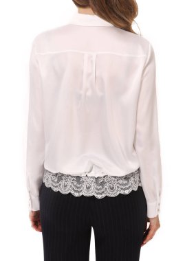 resmi uzun kollu beyaz dantel bluz modeli kız öğrenci genç kadınla yakın çekim fotoğraf üzerinde beyaz arkadan görünüm izole