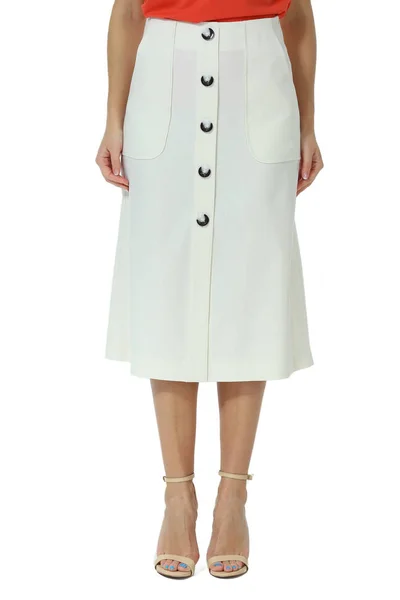 Denim vit lång kjol med bälte skära närbild foto på modell i — Stockfoto