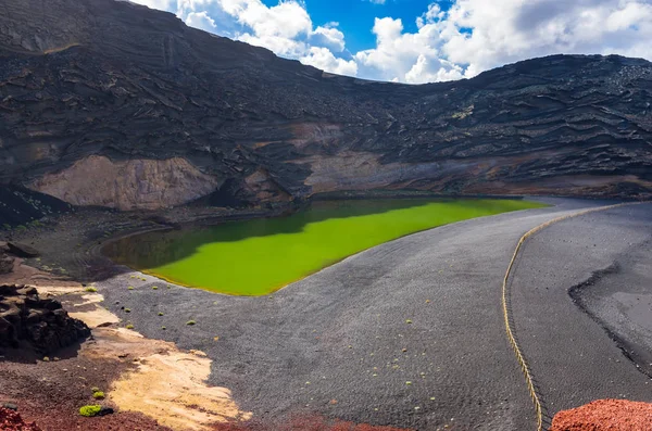 Charco Verde, El Golfo, Lanzarote adlı yeşil lagün — Stok fotoğraf