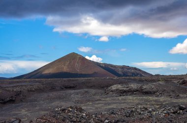 Timanfaya volkanlar üzerinde bir fırtına Manzara