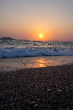 Sahilde gün batımı