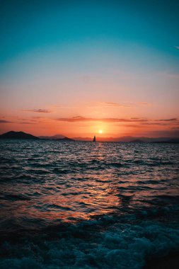 Denizi güzel gündoğumu