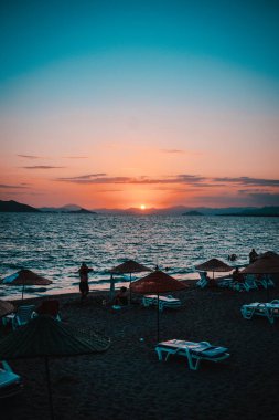 Denizde güzel gün batımı