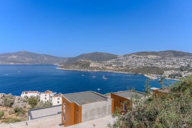 Ibiza adasının güzel manzarası güneşli bir günde, İspanya