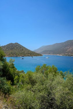 Dağlardaki deniz manzarası çok güzel.