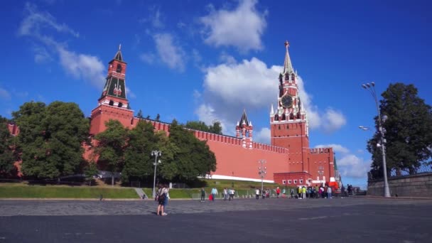 Το Κρεμλίνο της Μόσχας την ηλιόλουστη μέρα. Ρωσία, κόκκινη πλατεία. — Αρχείο Βίντεο