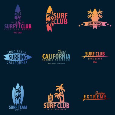 Web tasarımı veya baskı için Sörf Grafikleri ve Amblemleri seti. Sörfçü logoları şablonları. Surf Club veya Mağaza.