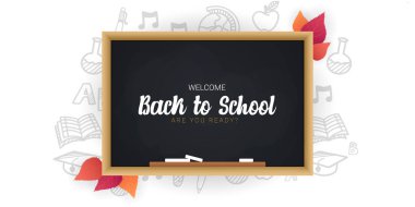 Chalkboard ve beyaz el karalama arka plan çizmek ile Okul afiş hoş geldiniz.