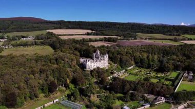 Dunrobin Kalesi, İskoçya 'da bulunan bir ortaçağ kalesidir..