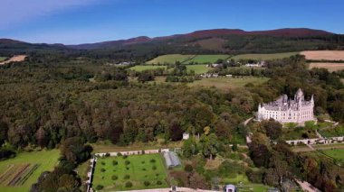 Dunrobin Kalesi, İskoçya 'da bulunan bir ortaçağ kalesidir..