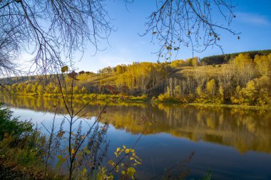 bulutlar nehir mavi sonbahar