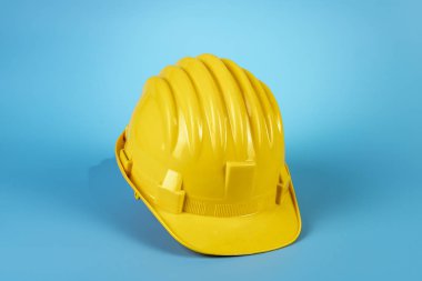 İş güvenliği için sarı başlık