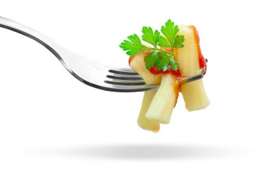 Domatesli makarna ve fesleğen İtalyan mutfağı.