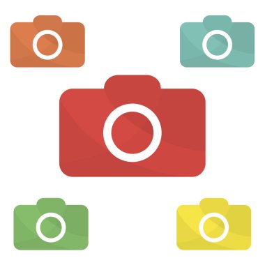 Beyaz arka planda izole trendy düz tarzı kamera simgesi.