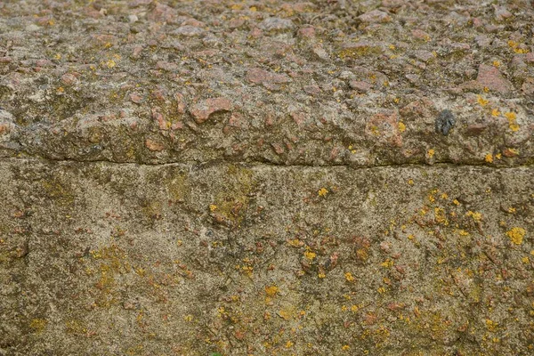 Struttura Pietra Marrone Una Parte Una Parete Calcestruzzo Con Una — Foto Stock