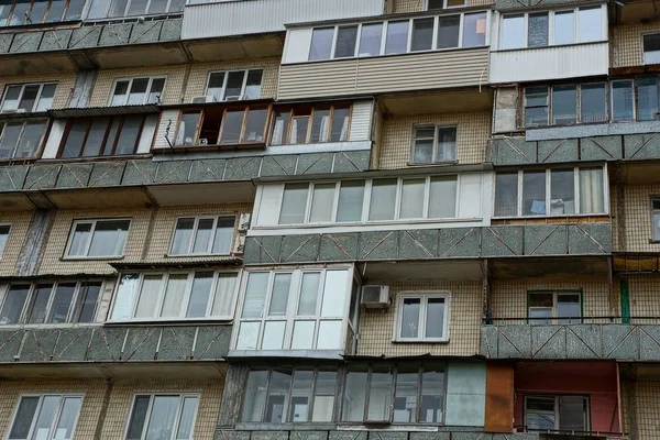 Oude Muur Van Het Huis Met Balkons Windows — Stockfoto