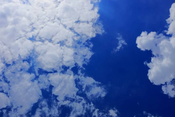 Montón Nubes Blancas Cielo Azul Brillante — Foto de Stock