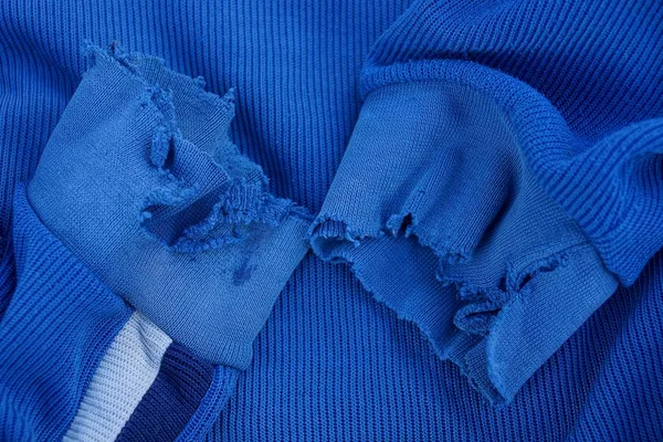 Mavi Kumaş Dokulu Eski Kıyafetleri Yırtık Kollu — Stok fotoğraf