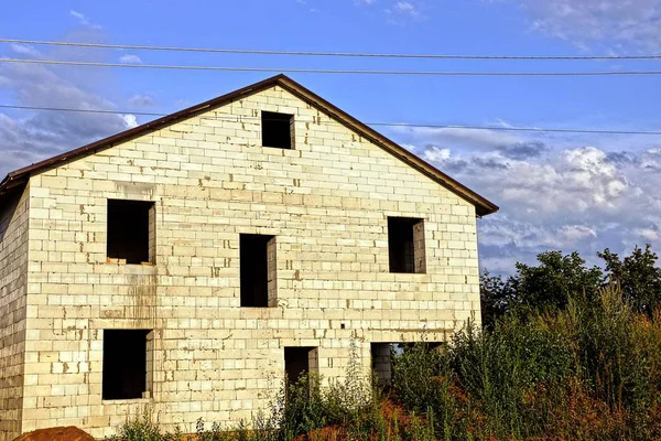 Building White Brick House Street Sunny Day — Stock Photo, Image