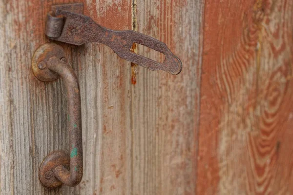 Old Rusty Door Handle Iron Latch Rust Wooden Doors — Stock Photo, Image