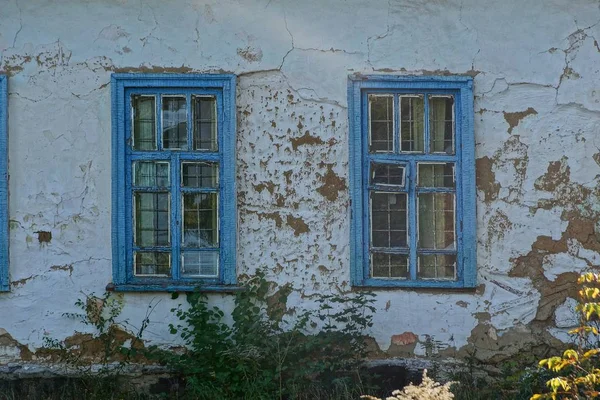 Dos Ventanas Retro Azules Pared Gris Antigua Casa — Foto de Stock