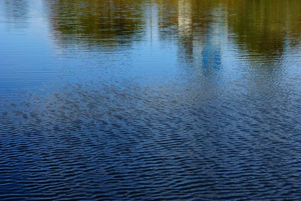 Textura Água Parte Reservatório Com Ondas — Fotografia de Stock