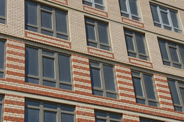 Textura Las Ventanas Grises Una Pared Ladrillo Marrón —  Fotos de Stock