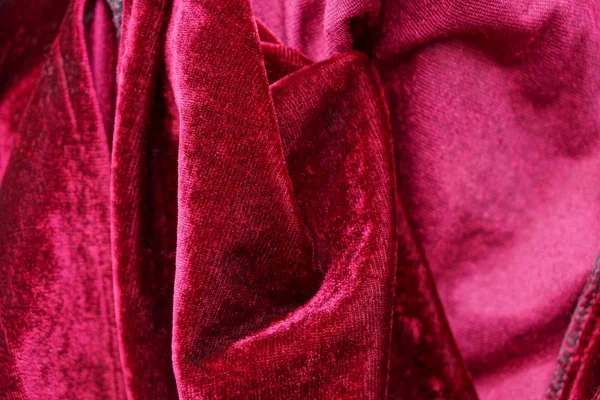 红色织品纹理从皱巴巴的丝绸服装 — 图库照片