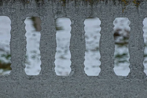 Grijze Stenen Textuur Van Een Betonnen Hek Met Een Reeks — Stockfoto