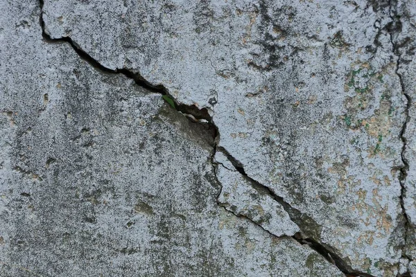 Texture Pietra Grigia Con Una Crepa Nera Sul Muro Cemento — Foto Stock