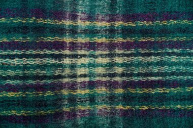 Bir desen ile yünlü kumaş dokusuna