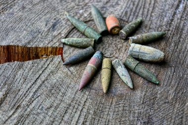 Bir çatlamak ile ahşap bir gemide eski renkli