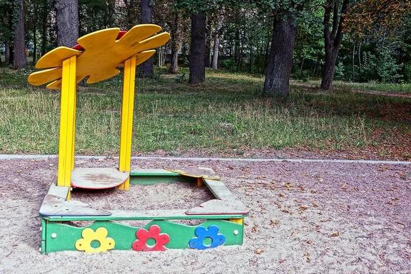 Sandbox Bambini Legno Con Modello Nel Parco — Foto Stock