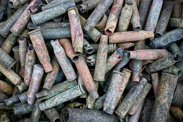 Doku eski kartuşları vurdu