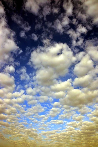 Textura Natural Nubes Blancas Contra Cielo Azul — Foto de Stock