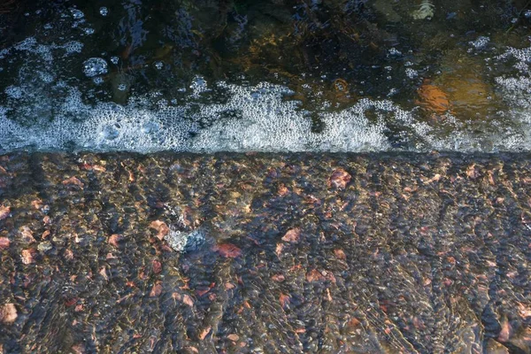 Naturlig Bakgrund Vattenflödet Floden Och Vitt Skum — Stockfoto
