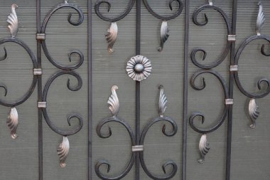 Sahte desenli demir çubuklardan gri siyah metal arkaplan