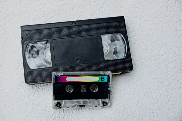 Cassette Audio Zwarte Video Cassette Een Grijze Tafel — Stockfoto