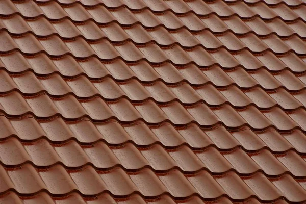 瓦屋根の部分から茶色の背景 — ストック写真