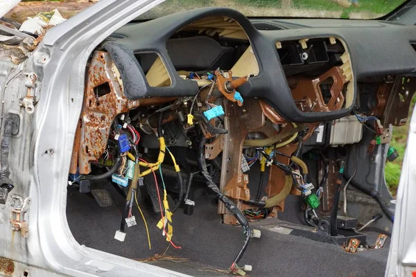 Zdemontowany Panel Starego Samochodu Dużą Ilością Przewodów — Zdjęcie stockowe