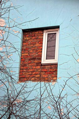 Işık duvarında bir pencere