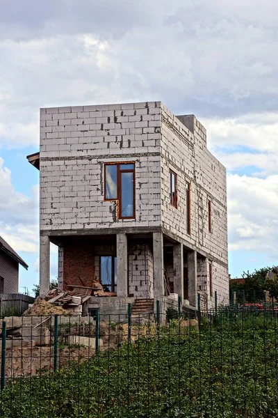 Sitio Construcción Con Casa Inacabada Ladrillo Blanco — Foto de Stock
