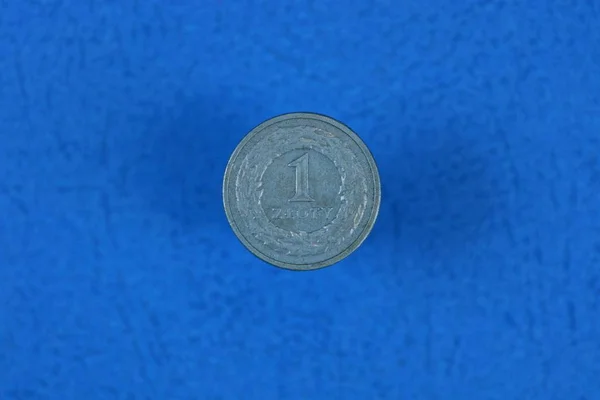 Старая Польская Однозлотая Монета Лежащая Голубом Столе — стоковое фото