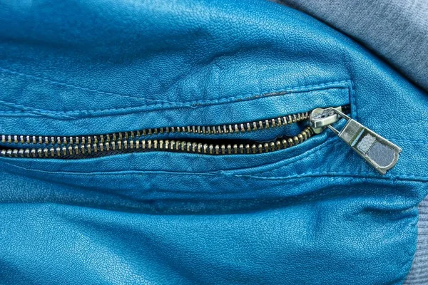 Серый Металл Молния Голубой Коже Кусок Одежды — стоковое фото
