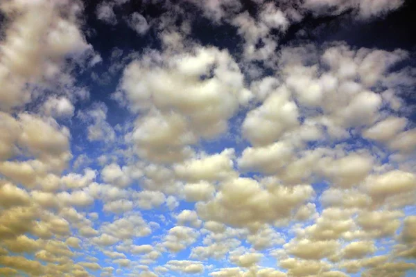 Muchas Nubes Blancas Hermosas Cielo Azul Del Día — Foto de Stock