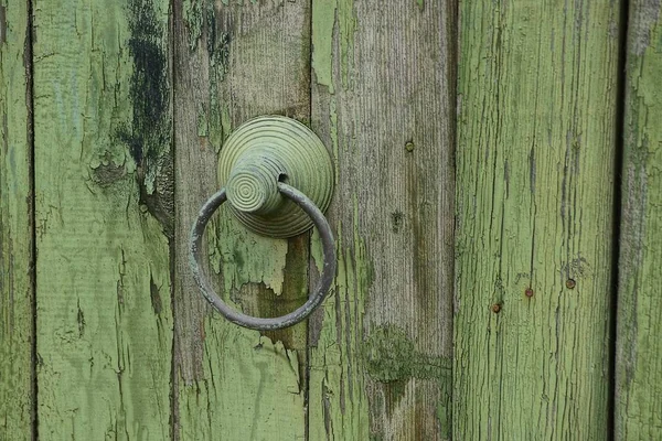 Дверная Ручка Досках Деревянной Двери Забора — стоковое фото