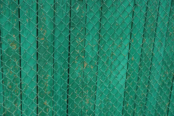 Fundo Verde Malha Ferro Madeira — Fotografia de Stock