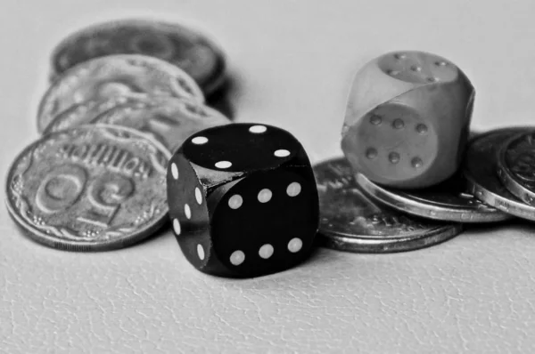 Dice Pile Coins Table — Stock Photo, Image
